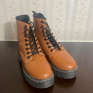 OFF BRAND DOC MARTENS